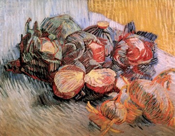 印象派の静物画 Painting - 赤キャベツと玉ねぎのある静物画 フィンセント・ファン・ゴッホ
